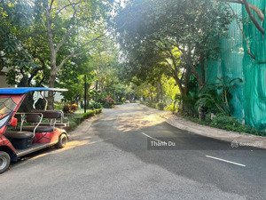 cho thuê biệt thự vườn mai - rừng thông- ecopark 324m, 3 tầng sân vườn đơn lập giá 2500 $ / tháng