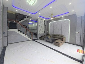 nhà 1 tầng nhưng thiết kế rất thoáng, 3pn -giá chỉ hơn 1 tỷ,shr,tiện ích đầy đủ, khu dân cư an ninh