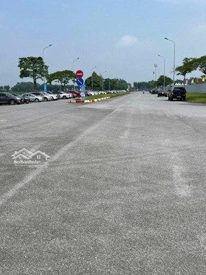 thành 555.96 đường to không lo bị đói mèo lại gặp cá rán r!
vị trí: hương đình đoài, sóc sơn