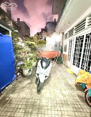 BÁ.N ĐẤT TẶNG NHÀ, 63m2 (4.3 x 16.5), giá 6.6x ty P7 Bình Thạnh