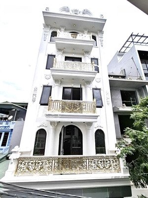 tầm tài chính 23 tỷ.gửi a c căn nhà cổ linh,ngay cầu trần hưng đạo long biên.dt 80m2, mặt tiền 6m.