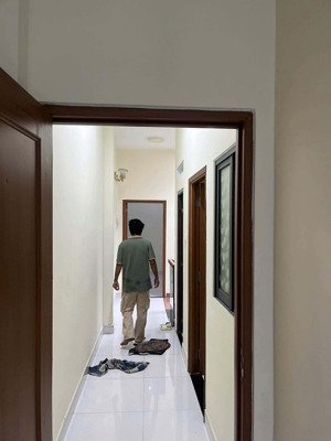 nhà đẹp ở ngay hẻm 6m thông khu bàn cờ đường lê thúc hoạch 4m x12.5m 2 tầng - 3pn