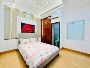 Bán nhà mặt tiền kinh doanh Triệu Quang Phục phường 11 quận 5, DT: 4x17m, 3 lầu, giá 18 tỷ