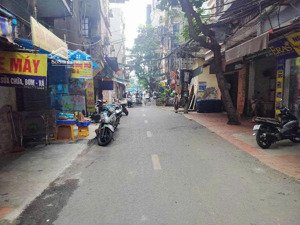 mặt phố đê la thành - sát ngã 6 ô chợ dừa - ôtô, vừa ở vừa kinh doanh, cho thuê