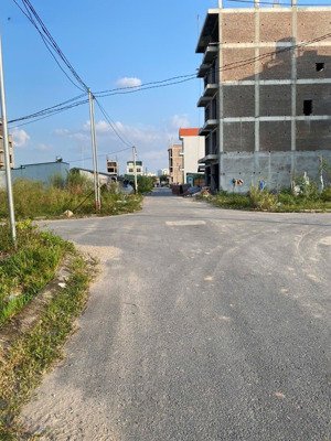 giá : 133tr/m dt/122,6m tại đất dịch vụ di trạch - hoài đức - hn