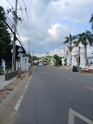 cần cho thuê kho mặt tiền đường dương đình cúc 5000m2 có kho 2300m2