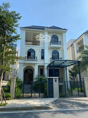 cho thuê nhà biệt thự liền kề số 33 ngõ 44 phố đỗ quang . dt: 110m² x 5 tầng, mt: 7m giá 35 triệu