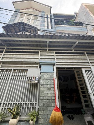 nhà 1t2l ngang 7,5m khu an ninh , ngay chợ bình triệu , shr