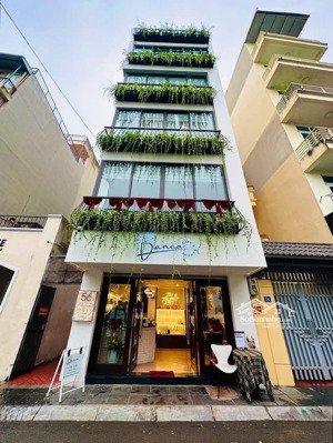 chính chủ gửi bán nhà mặt hồ trúc bạch: 50m2, 5 tầng lô góc, mt: 6m. giá: 45tỷ. lh: 