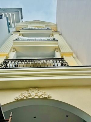 bán nhà mặt tiền đường, phường 3 quận 8, 5 lầu, 15 phòng, dt 150m2 chỉ 35,8 tỷ