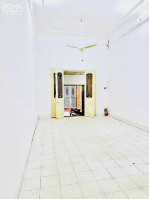Cho thuê nhà riêng ngõ 141 Nguyễn Khang, Cầu Giấy 80m x 3T giá 14tr, Ô TÔ ĐỖ CỬA