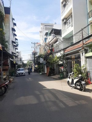 gần 100m2 ( 4 x 24 ) - bán đất tặng nhà 4 tầng - sát chợ phạm văn bạch - đường nhựa 10m - 9.9t