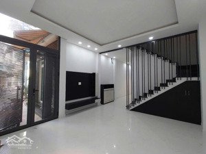 +;nguyễn tri phương 54 m2. 4 tầng . 4.7 x 11.5 giá 7.6 tỷ tl phường 4 quận 10