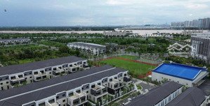 cắt lỗ hơn 1 tỷ nhà phố 8x20 the suite aqua city.
sẵn nhà hoàn thiện mới cần ra gấp trong tuần