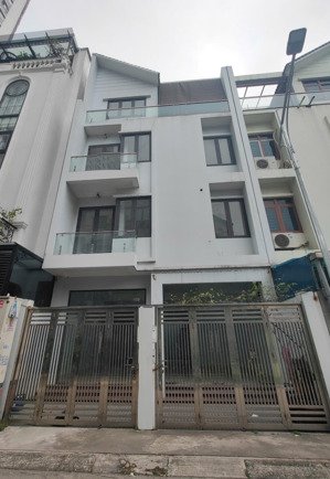 cho thuê nhà khu flc đại mỗ. dt 100m2, 4 tầng, mặt tiền 6m. vị trí đẹp. ô tô đỗ cửa