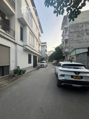 bán nhà ngọc thụy long biên 50m²ô tô tránh trước cửa nhà dân xây chắc chắn giá nhỉnh 12 tỷ