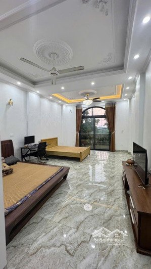 cho thuê nhà 6 tầng full nội thất có thang máy vừa ở vừa làm văn phòng gần ngã 4 sơn đồng