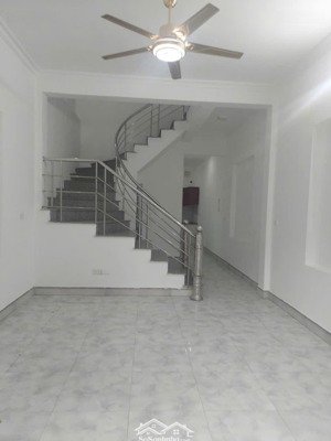 nhà 3 tầng 50m đường thông oto đỗ cửa biên giang hà đông chưa đến 6 tỷ