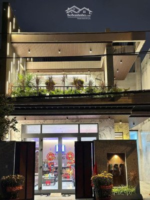 bán nhà mặt tiền tôn đản 168m², nở hậu đẹp, có 4 căn hộ cho thuê giá tốt 14.9 tỷ