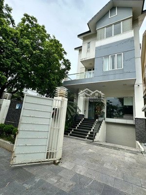 tòa nhà 4 tầng + hầm, mặt phố vip lê hồng phong trung tâm sầm uất nhất hải phòng