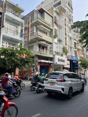 bán gấp nhà hẻm xe hơi quận 3 - 54m2 (4.5 x 12) sổ đẹp - cách mặt tiền chỉ 30m, nhà cũ tiện xây mới