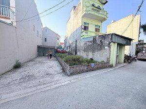 79m trung oai đường thông ô tô 7 chỗ vào đất - 50m ra trục kinh doanh bìa làng - 100m 3 trường học