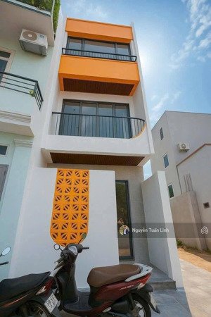 nhà 3 tầng kính coong 45m² vân nội, đông anh - 10 phút qua cầu nhật tân - qh đẹp