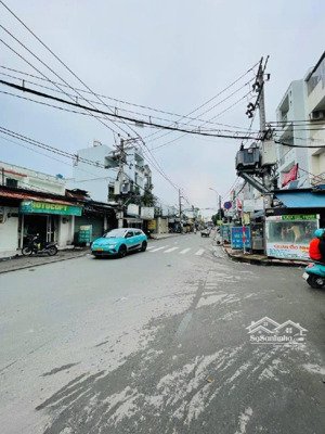 diện tích 82m2 trong lòng chợ khu dân cư vĩnh lộc