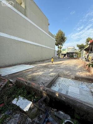 BÁN 2 NỀN LIỀN KỀ THỔ CƯ ,TRỤC CHÍNH KHU TÁI ĐỊNH CƯ PHƯỜNG 9, VĨNH LONG