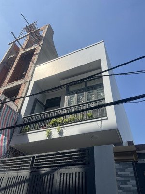 4x12m 2 tầng 1/hxh tô hiệu - hoà bình bán gấp