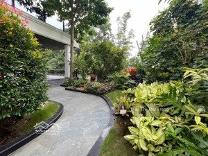 chuyển nhượng biệt thự hoa sữa vinhomes riverside giá đầu tư. lh 