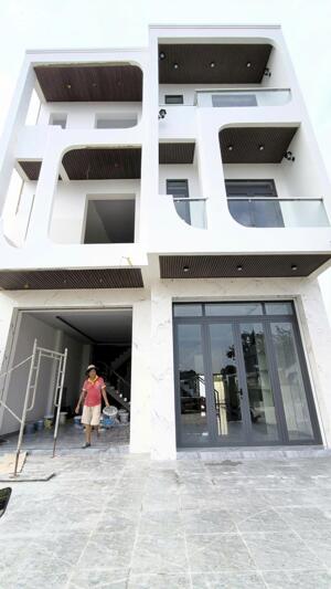 BÁN NHÀ MẶT TIỀN HỒ VĂN CỐNG, THỦ DẦU MỘT, BÌNH DƯƠNG