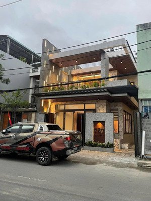 bán nhà villa tôn đản , vị trí đẹp.diện tích 170m ngang rộng 7,5m. giá tốt