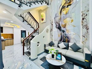 nhà đẹp chỉ việc xách vali ở 3 tầng 3 phòng ngủ khu vip