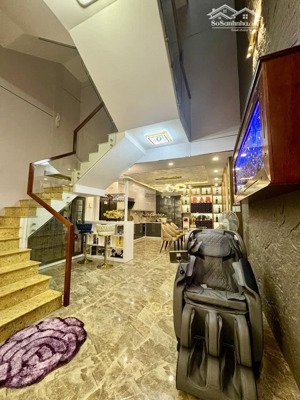 hiếm có khó tìm_duy nhất một căn nhà 3 tầng mới 100% ở nguyễn mậu tài, hoà xuân _ chưa tới 10 tỷ