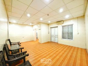 cho thuê nhà riêng lê duẩn 80m² có sân vườn rộng (nhà mới sửa)
