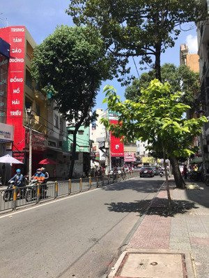 tòa nhà 5 tầng thang máy đề thám, phường cô giang - quận 1. hdt: 90tr/th. giá 32 tỷ