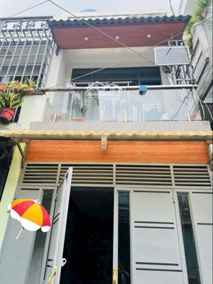 bán nhà còn rất còn mới hẻm sạch sẽ 3pn gần mặt tiền mua vào ở ngay