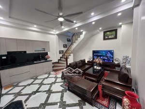 bán nhà láng hạ ô tô của 9 tầng trung tâm hà nội chỉ nhỉnh 30 tỷ