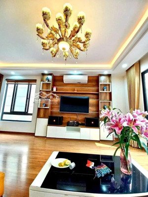 bán nhà đẹp, mới, phạm văn đồng, cầu giấy, 40m ra phố, bãi oto, ngõ 3m, có thang máy, 36m, 6 tầng