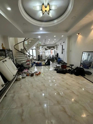 bán nhà đề thám 96m2 4 tầng - 22 tỷ - hẻm xe hơi ngang 7.2m quận 1