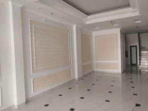cho thuê nhà mặt phố đại la dt 60 m2 x 4,5 tầng, mt 4,5 m, nhà mới, thang máy, thông sàn