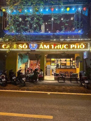 siêu phẩm mặt tiền rộng 11m phố giảng võ - ba đình, dt 150m2, 140tr, đi riêng, thông sàn, hè rộng