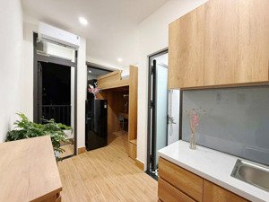 cho thuê trọ có gác - ban công thang máy - máy giặt riêng đường hồ bá kiện q10 gần cv thỏ trắng