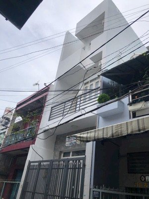 bán nhanh nhà q6 hẻm đẹp gần chợ lớn 4.9 tỷ