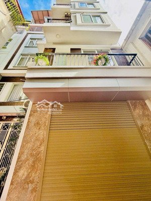 bán nhanh nhà bồ đề - 36m 5 tầng - nhà mới tinh full nội thất sát phố chỉ việc xách vali