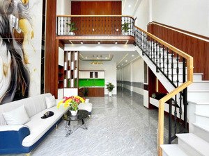 chính chủ cần bán nhà mới xây giá 1tỷ950 diện tích (5x15m), nhà đẹp