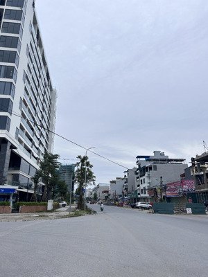 bán đất mặt phố sát nguyễn lam long biên 240m2, cạnh vinhomes, c14 phúc đồng, xây vp, giá 51.3 tỷ