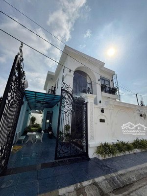 biệt thự vườn đường dương công khi, hóc môn, đường xe hơi 8m, 3 tầng, 10.2m x 17m, sổ vuông vức