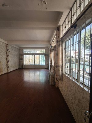 cho thuê góc 2mt kinh doanh 7x21m bình phú 3 lầu giá 50 triệu/tháng